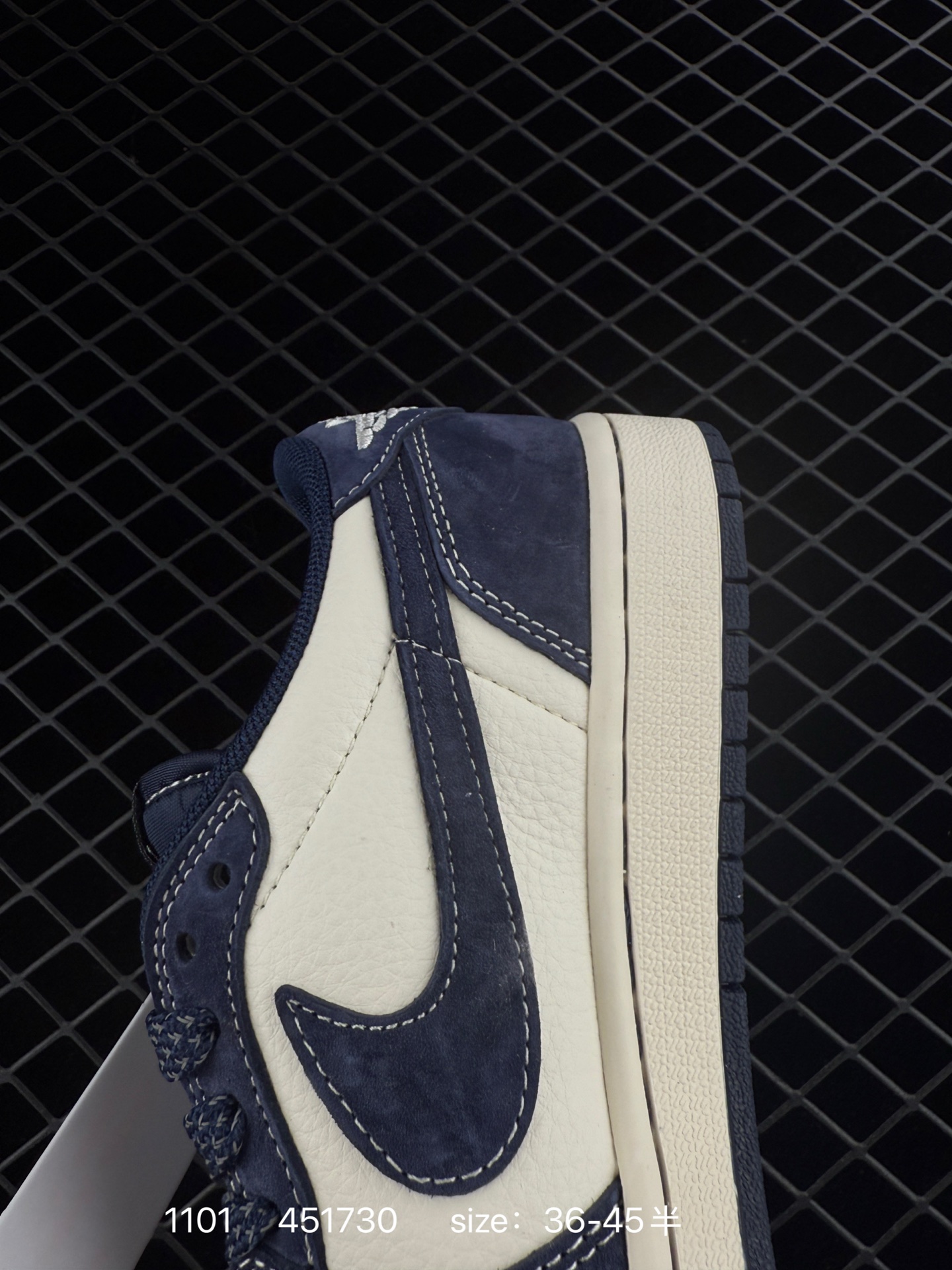 Travis Scott x Air Jordan 1 ” Reverse Mocha “